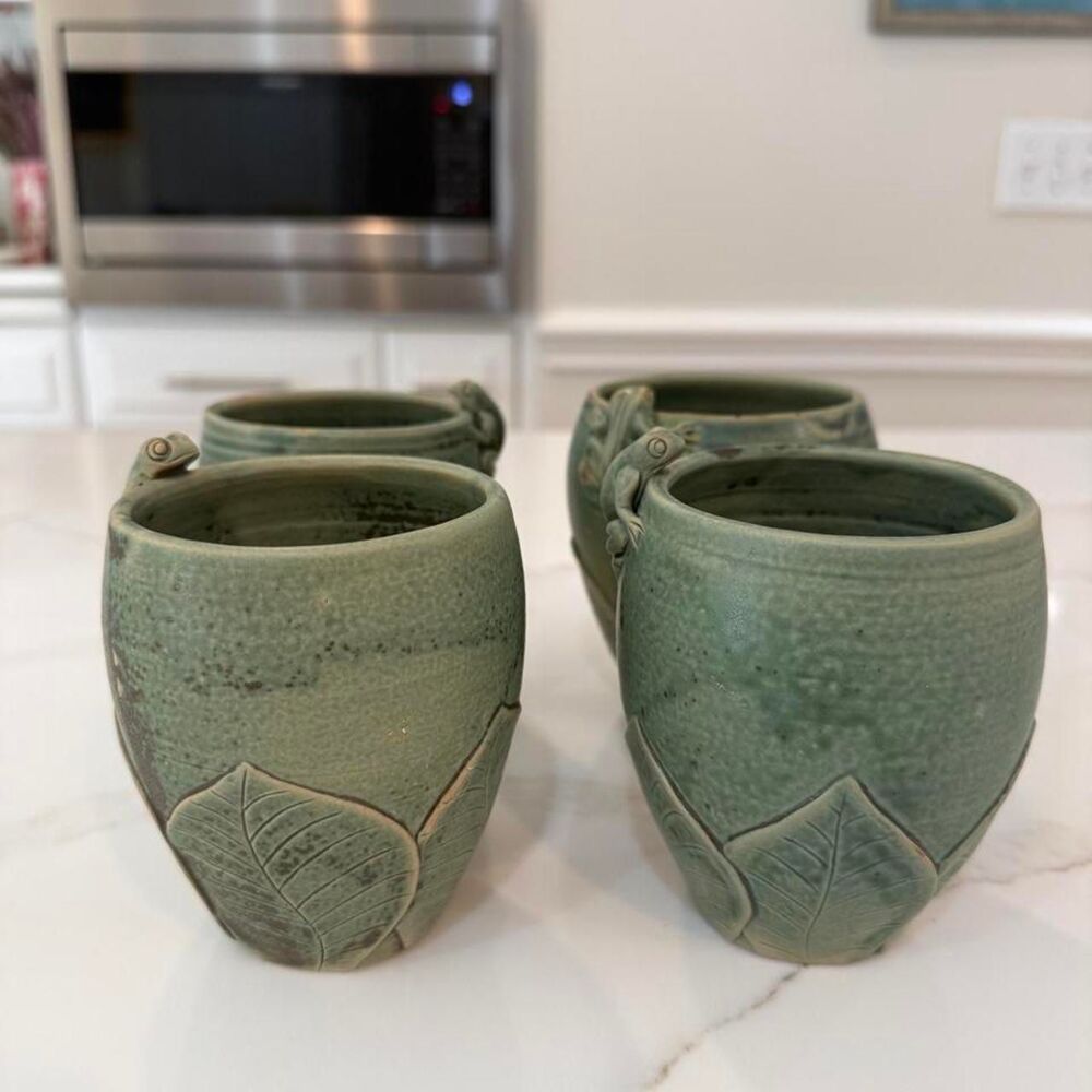 4x Green handmade ceramic frog cups